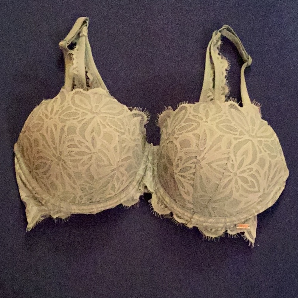 VS PINK Date Push up in size 34DD
